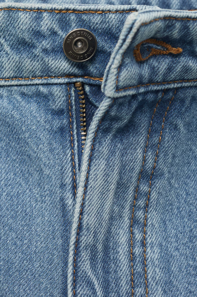 Straight stretchable Denim (Mango)